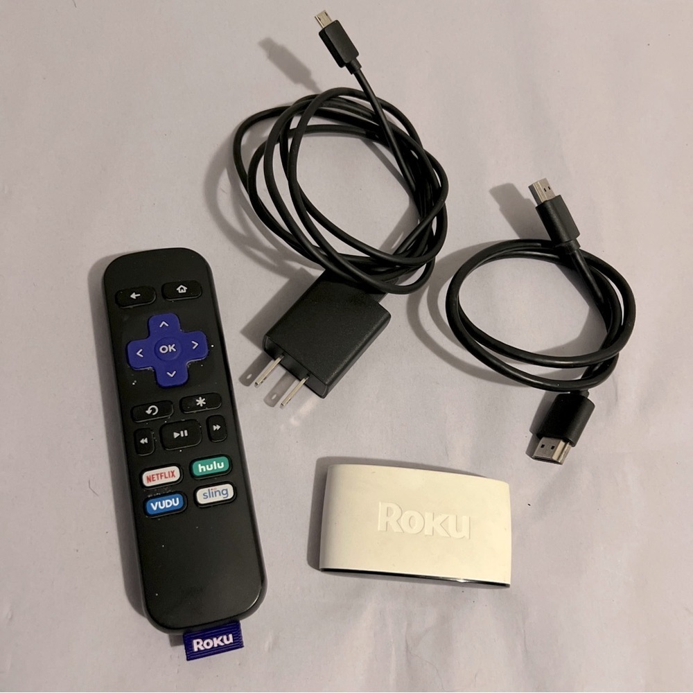 Roku Express Streaming Player Hub 3930x W/ Remote And cables White